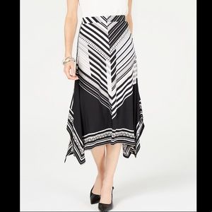 JM COLLECTION PRINTED HANDKERCHIEF HEM SKIRT